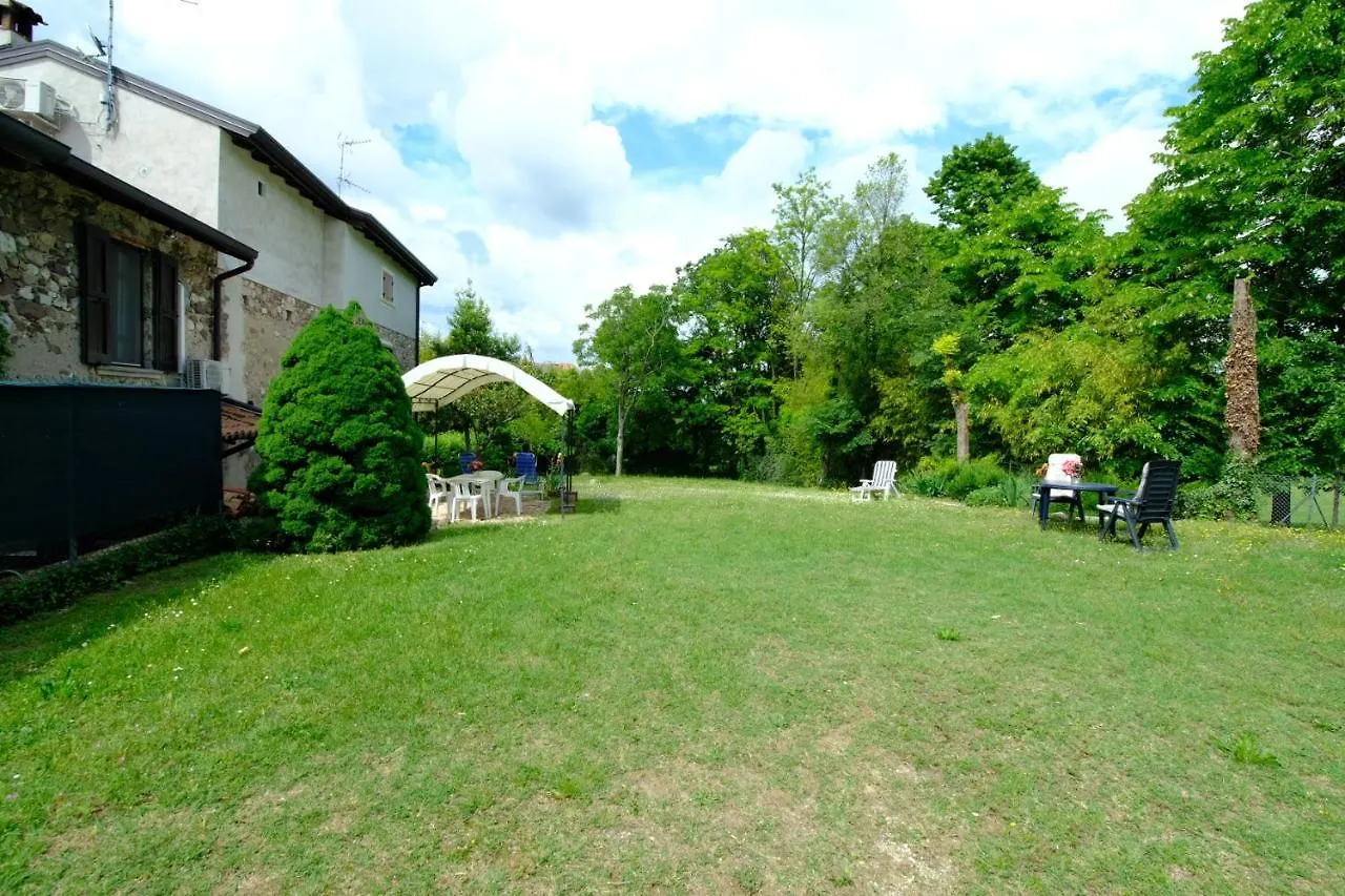 Dimora Dei Baccoli Villa Peschiera del Garda 0*,  Italy
